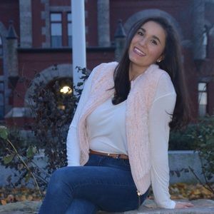 Meet your Posher, Aly